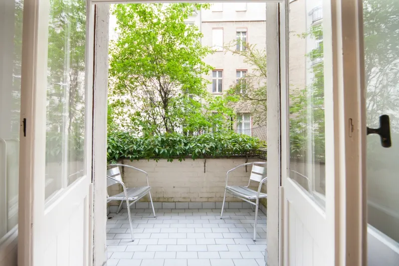 Möblierte Wohnung in zentraler Lage Charlottenburgs / Furnished apartment in Charlottenburg's prime — photo 1